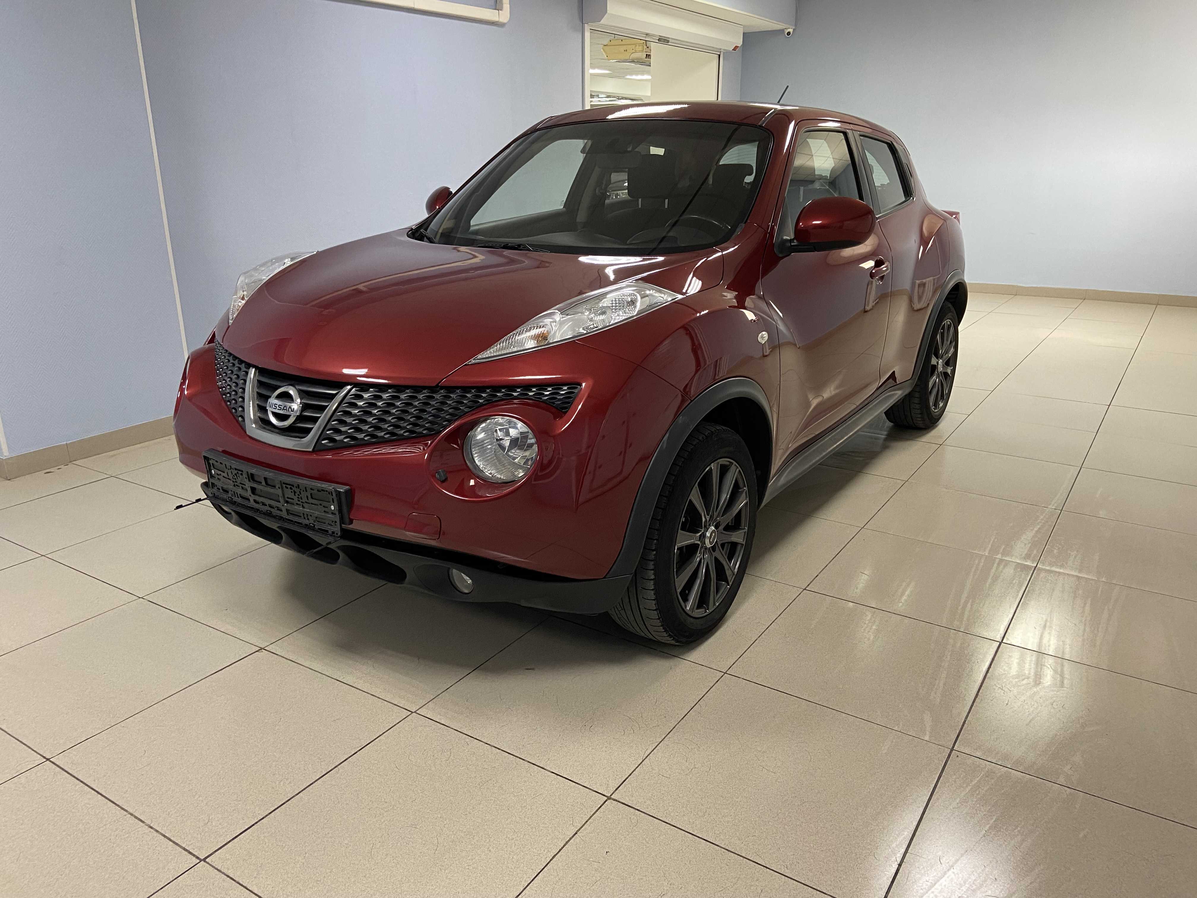 Nissan Juke красный 2016